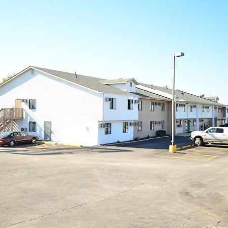 Luxury Inn & Suites Lincoln Buitenkant foto
