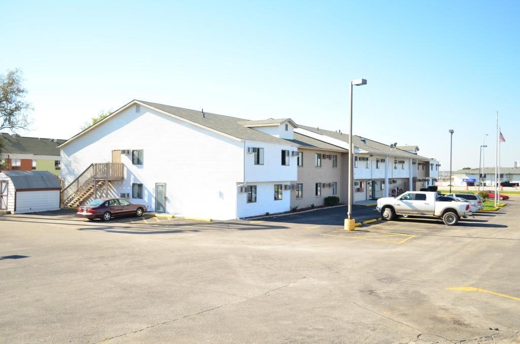 Luxury Inn & Suites Lincoln Buitenkant foto