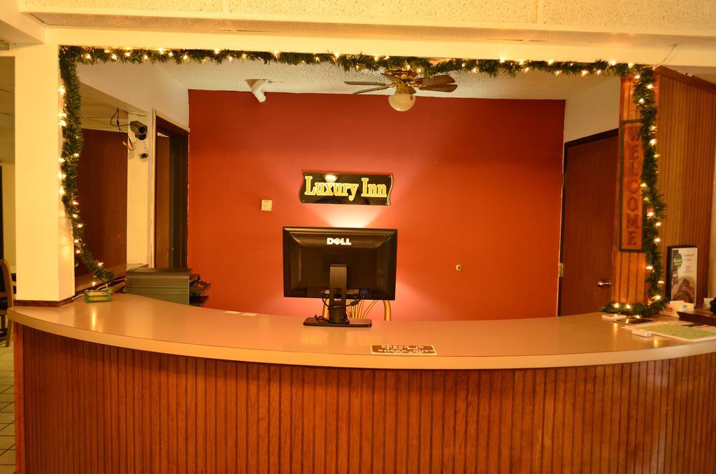 Luxury Inn & Suites Lincoln Buitenkant foto