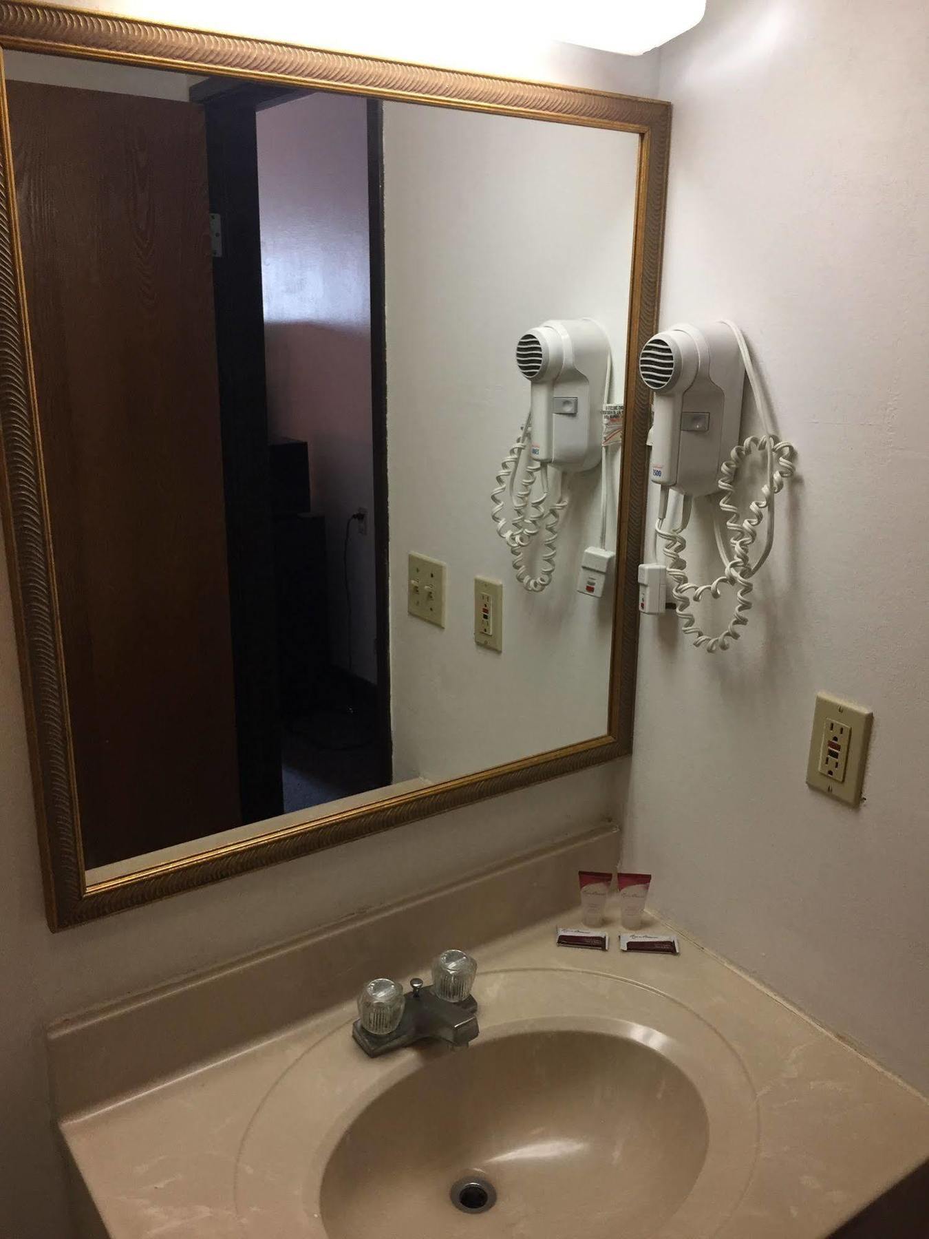 Luxury Inn & Suites Lincoln Buitenkant foto