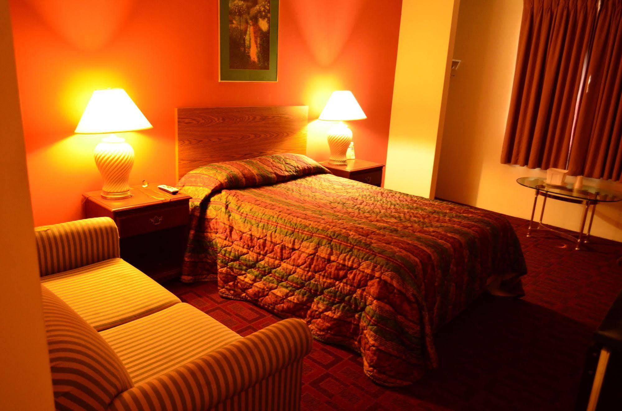 Luxury Inn & Suites Lincoln Buitenkant foto